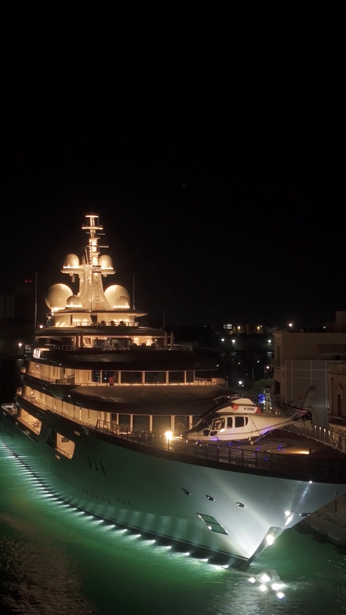 Ci sono giornate che sembrano uscite da un film.
Dal primo raggio di sole all’ultima luce della notte, alcuni momenti meritano di essere raccontati da ogni prospettiva.
In quei giorni, Brindisi ha accolto uno yacht che ha attirato l’attenzione internazionale, anche in occasione della visita dell’Ambasciatore degli Stati Uniti.
Il mare, le luci, il silenzio e l’eleganza di un porto che continua a sorprendere.
Ogni ripresa è un frammento di una storia. Questa è la mia. 🎥
A Film by Vincenzo Tasco
Se questo video ti ha emozionato, condividilo. Facciamo vedere al mondo la bellezza di Brindisi. ❤️
#Brindisi #Puglia #Italy #LuxuryYacht #YachtLife Drone DJI Cinematic Filmmaking VisitPuglia Mediterranean PortoDiBrindisi VincenzoTasco ExploreItaly